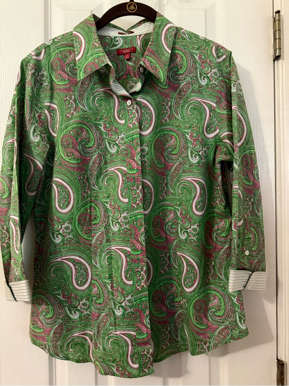 Women’s  Green Paisley Button-Up Shirt